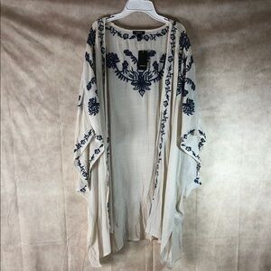 Torrid Cream and Navy Embroidered Floral Kimono